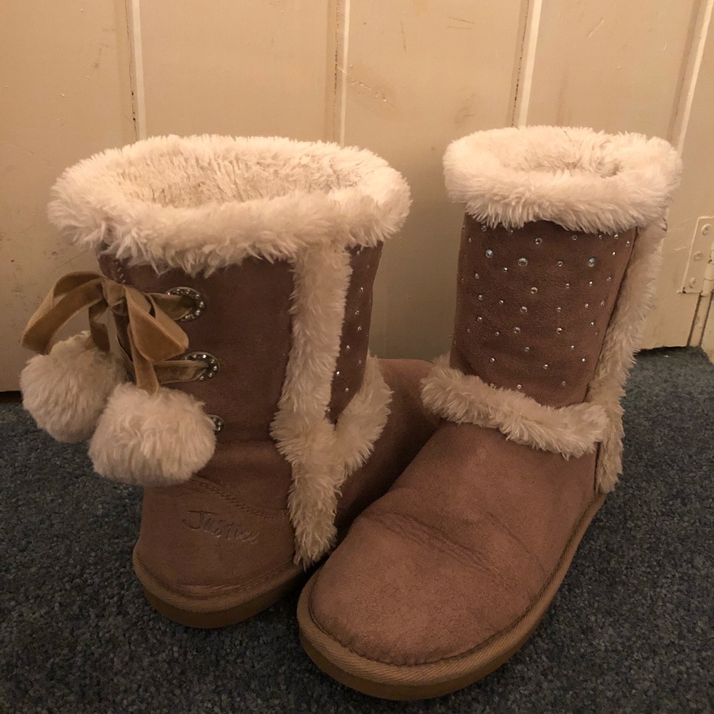 JUSTICE UGG BOOTS